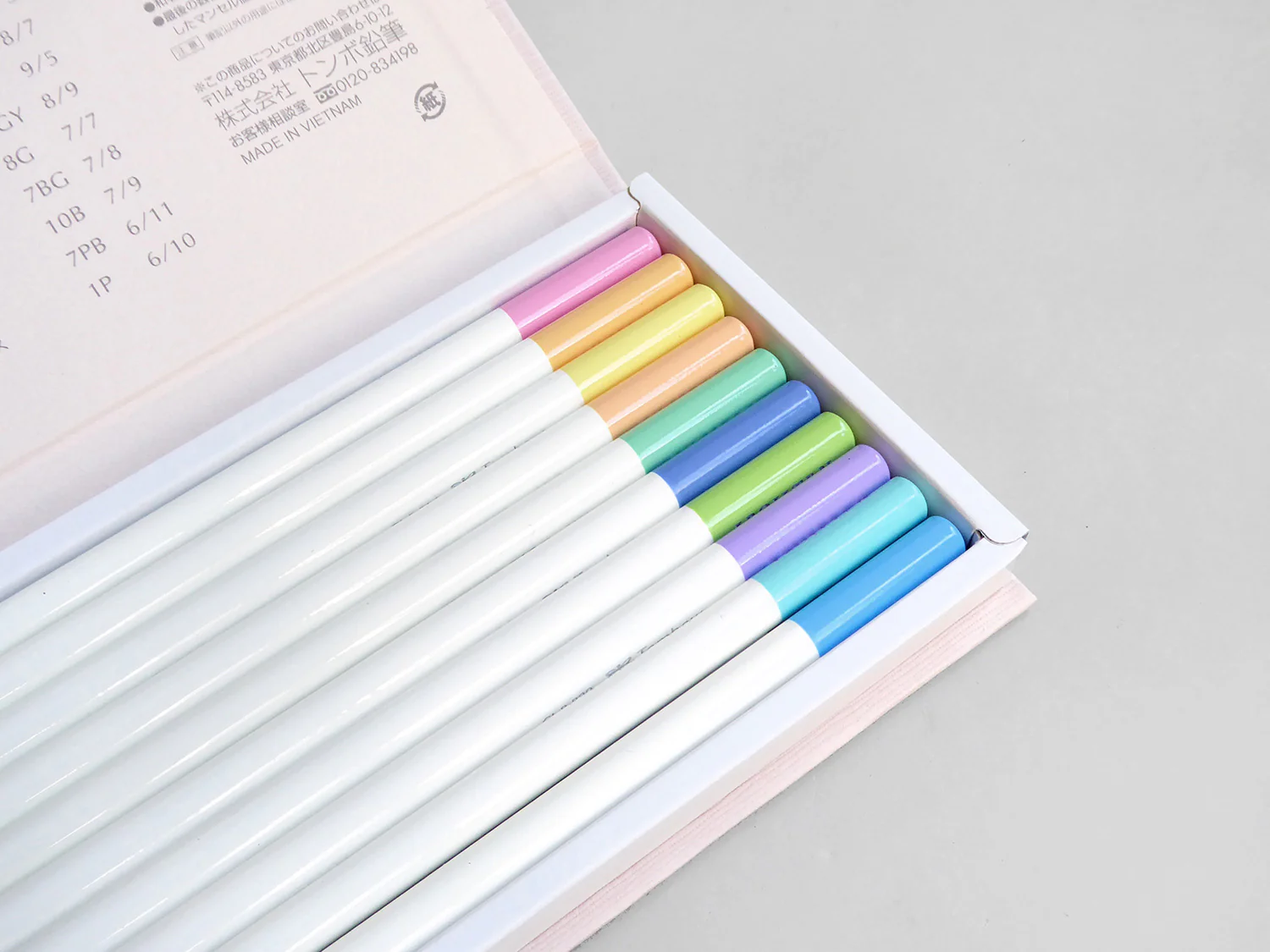 Irojiten Colour Dictionary (ii) - Image 3